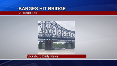 Barges Strike Old Mississippi Bridge | Regional News | deltanews.tv