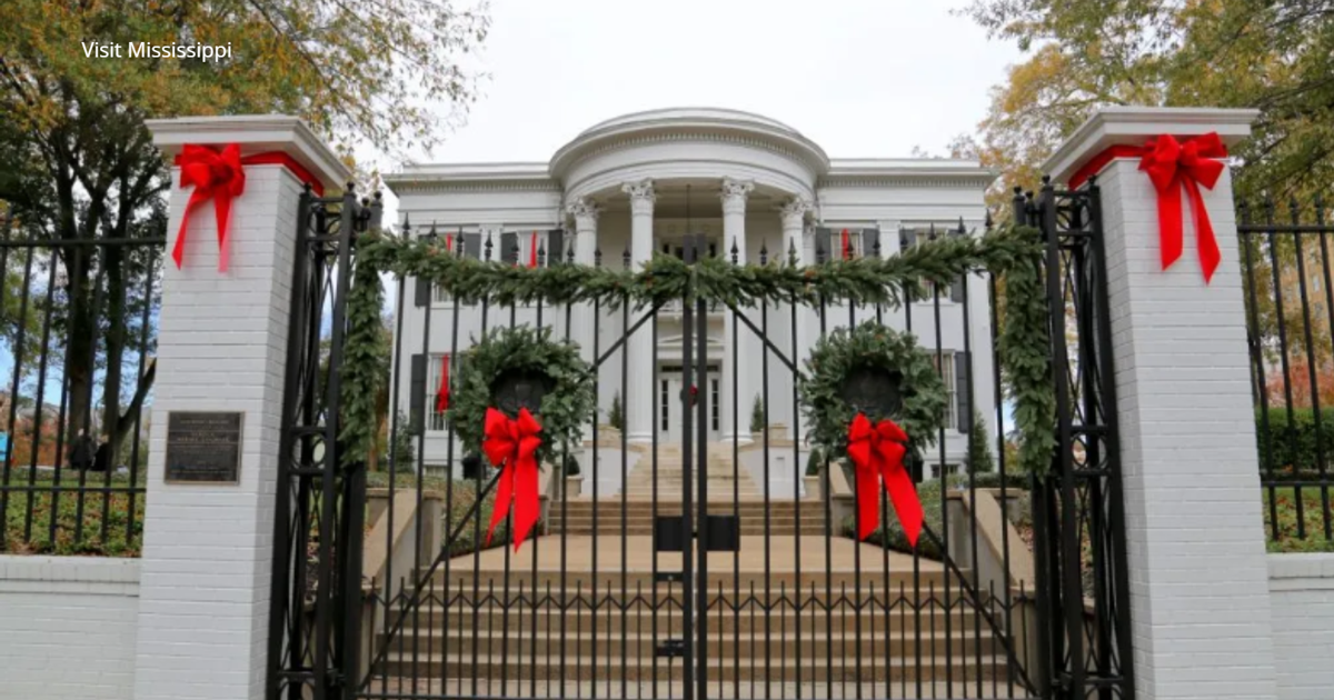 Countdown to Christmas Begins at the Governor’s Mansion