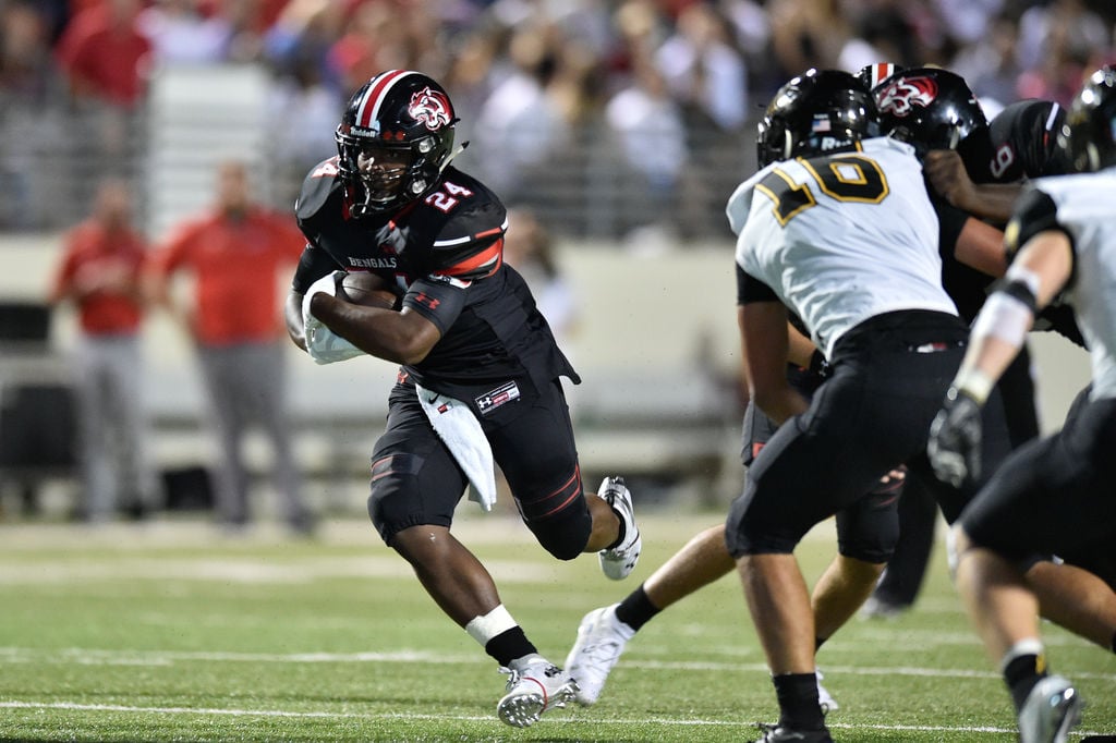 Football: Braswell scores early, often in shutout against Frisco ...