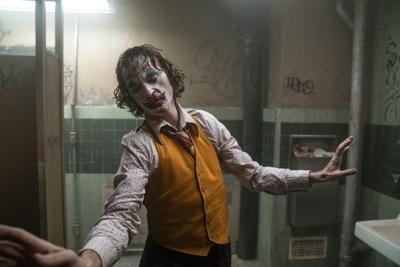 Sad Clown Phoenix Enthralls Repels As Apex Villain In Dc Universe Movies Dentonrc Com