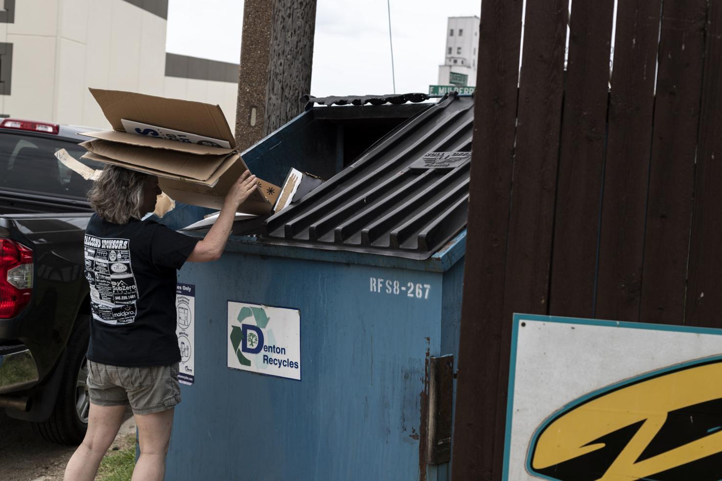 Denton testing 'valet' trash pickup for Industrial Street Denton