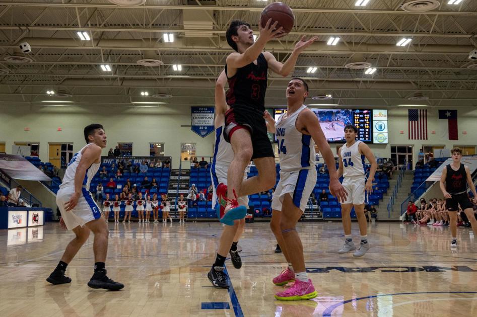 Boys Basketball Argyle Takes Down Clint Advances To Region Final