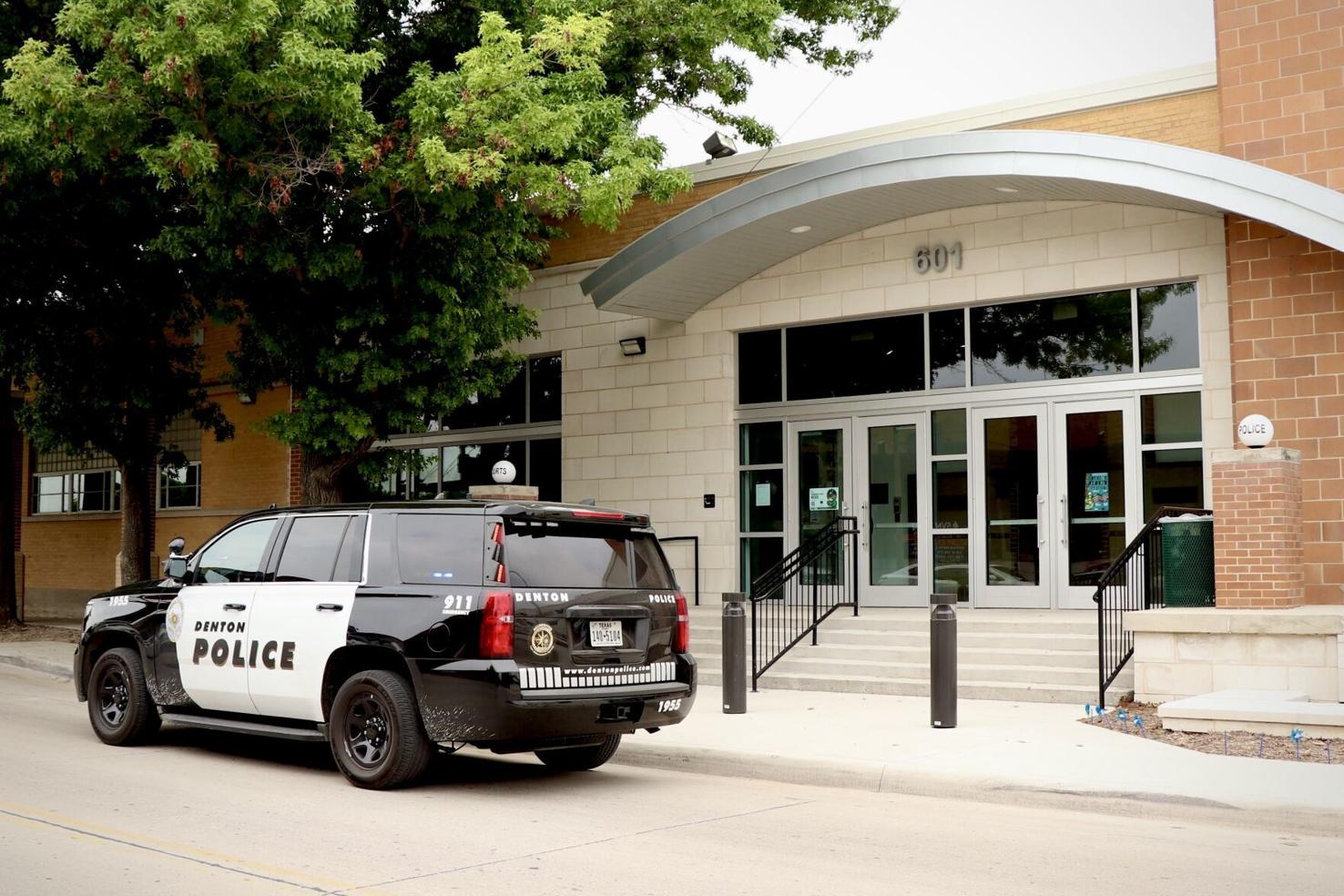 Denton police arrest man who allegedly stood naked outside gas station