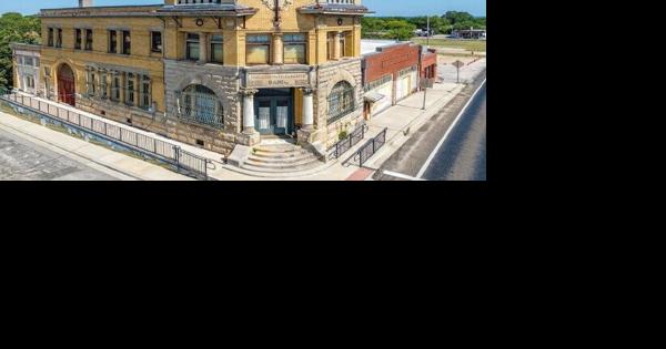 Pilot Point tour invites people to envision future for historic downtown buildings - Vimarsana News