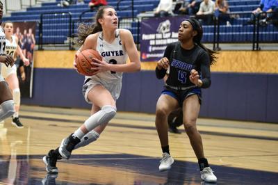 Girls Basketball Guyer S Bella Earle Commits To Abilene Christian