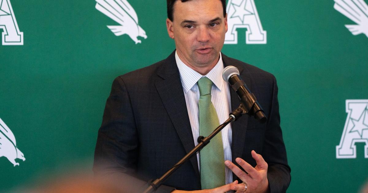 Eric Reeves Unt UNT makes 5 football assistant hires official. Here's who's joined the ...