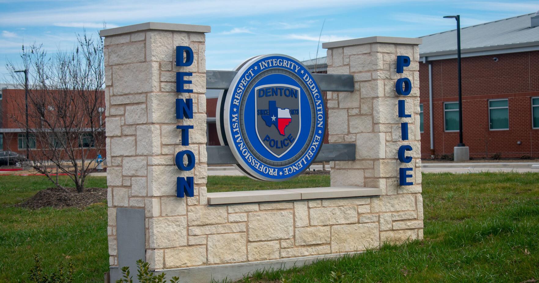 Felon who called 911 arrested on drug charges, accused of tossing handgun outside Denton restaurant, - Vimarsana News