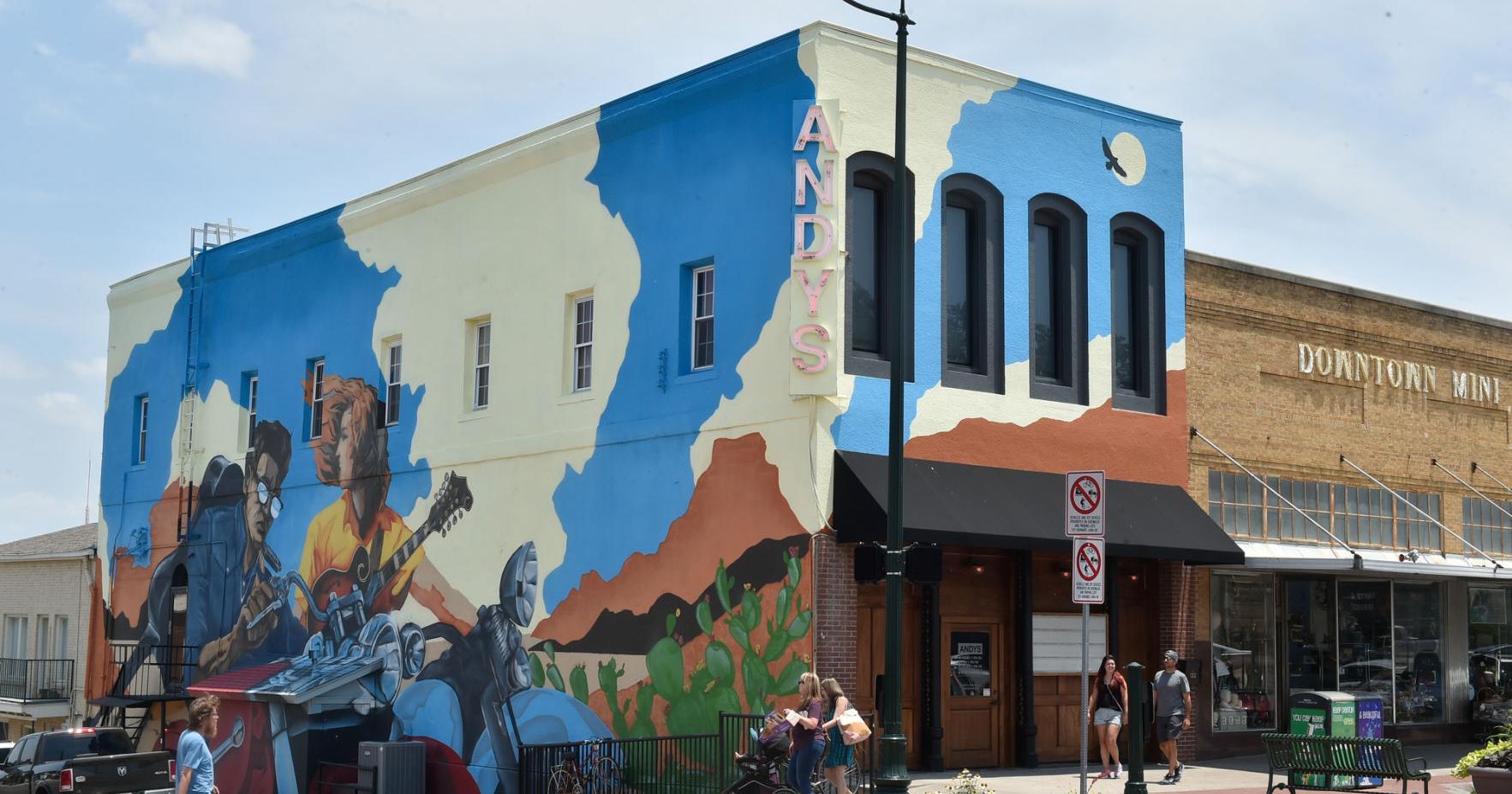 Denton bars close after dispute with workers - Vimarsana News