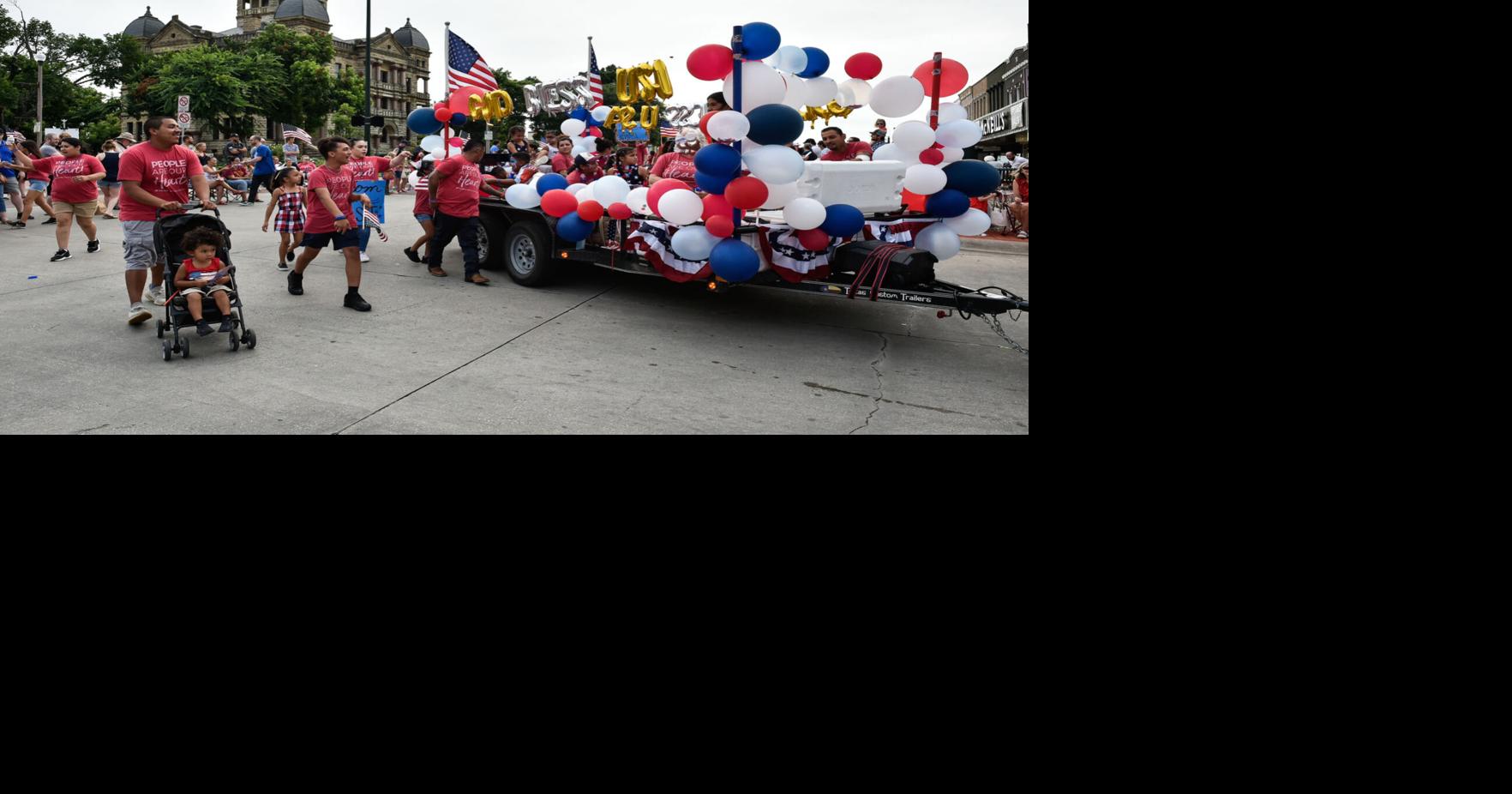 Hundreds pack streets for Fourth of July's return to downtown Denton