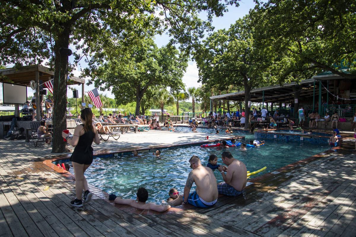 Rising Temperatures Drive Locals To The Water For Memorial Day Weekend News Dentonrc Com