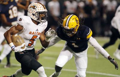 gaddie dentonrc unt arlington haltom playoff lamar closes deshawn defensive cooksey receiver wide during game