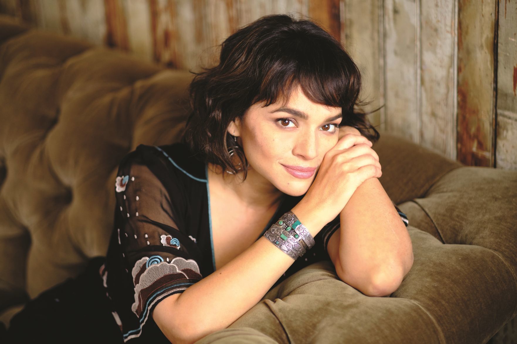 Norah Jones Is Playing Along | Podcast on Spotify