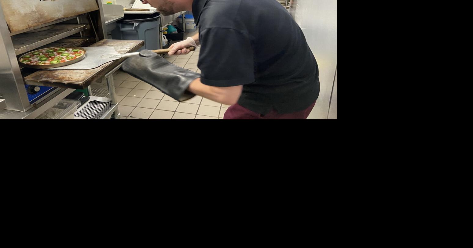 Mission Pizza brings ‘South Shore bar pizza’ flavor to Denton Denton