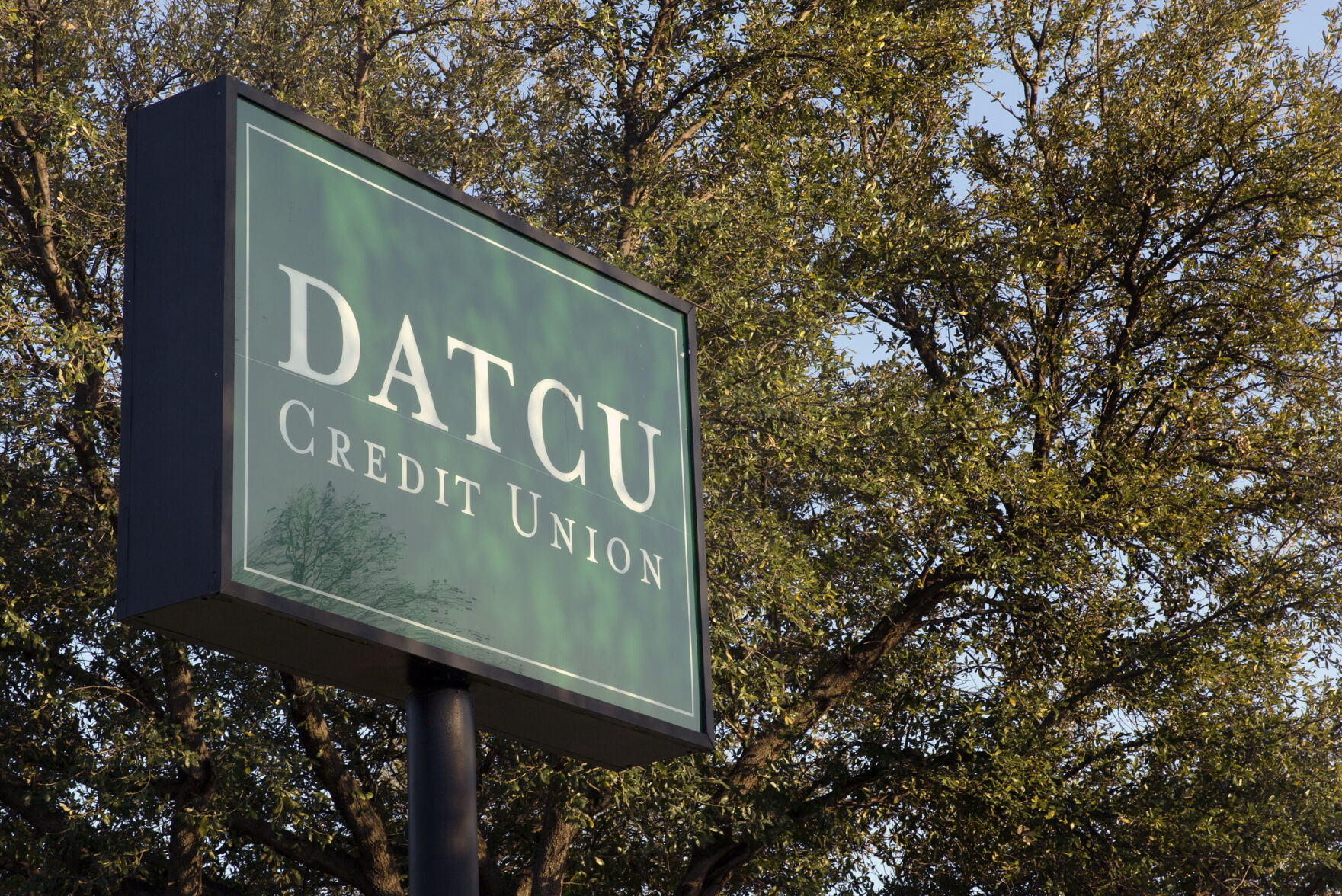 Datcu Check Police report burglars ripped ATM out of Denton DATCU branch drive-thru ...