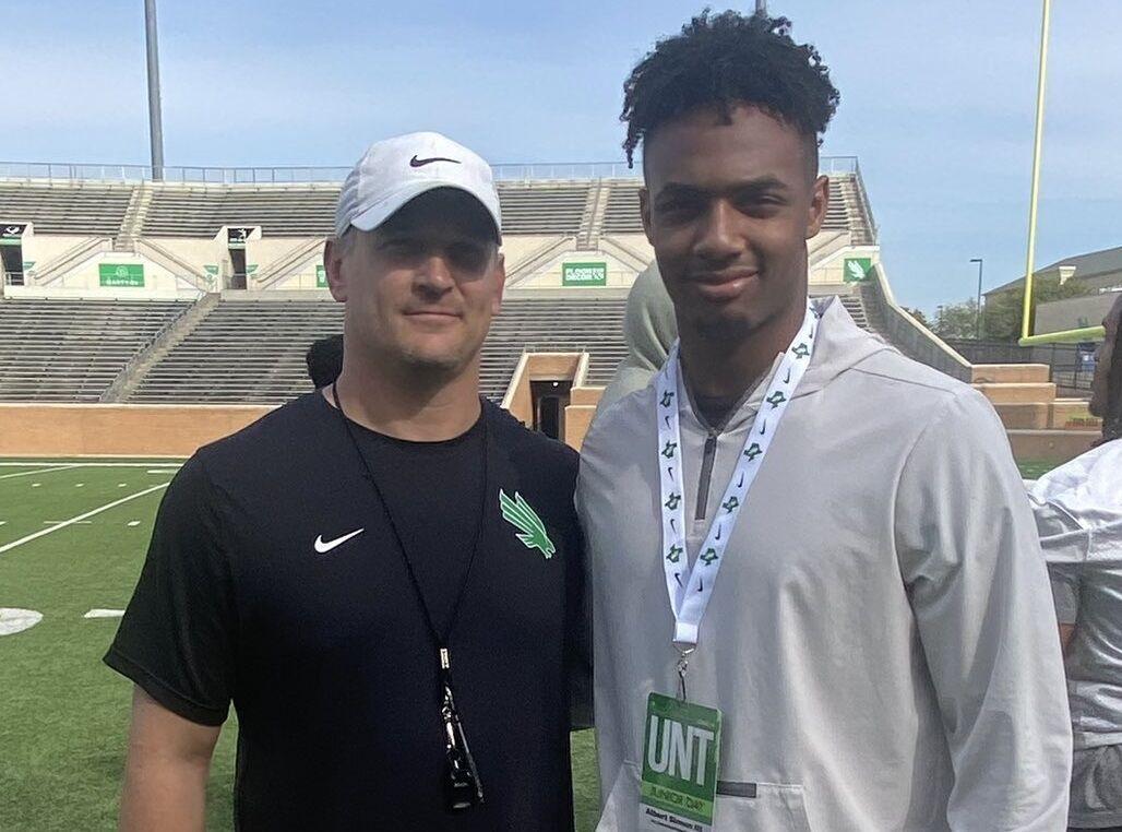 Nederland linebacker Albert Simon commits to UNT, cornerstone