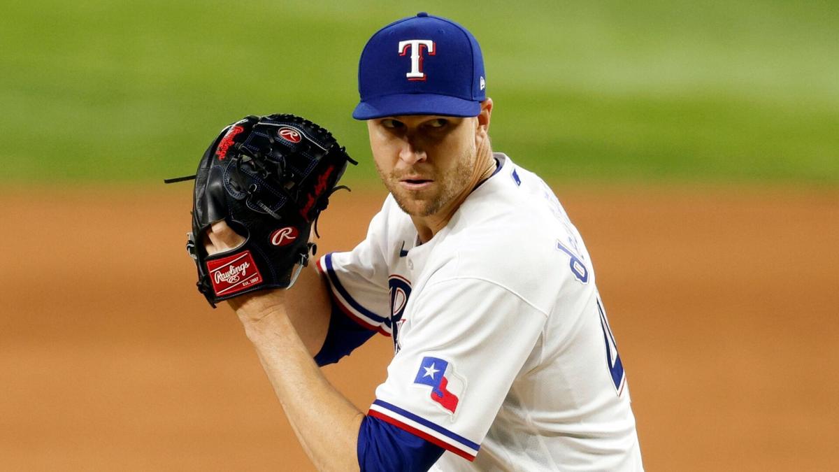 Rangers' Jacob deGrom placed on 15-day IL with right elbow