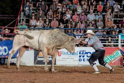 3 Cowboys Get Score At Bull Blowout Sports Dentonrc Com