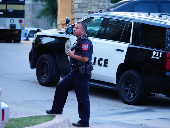 Man's arrest ends hourslong standoff at apartment complex | Denton ...