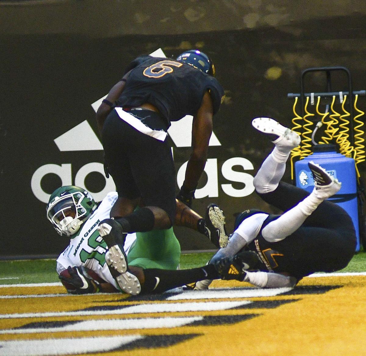 Football Uncertain Times For Unt With Fine Siggers Knocked Out