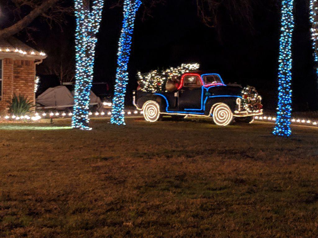11 Christmas Yard Decorations for the Jolliest House on the Block