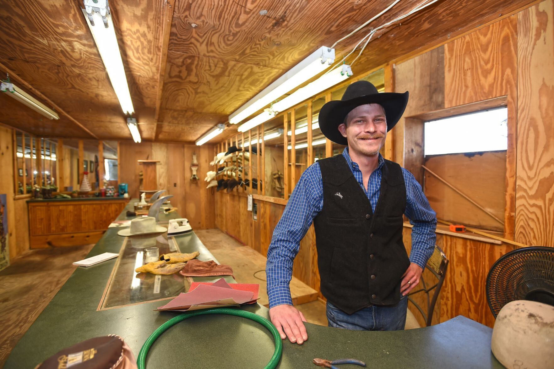 foster's western wear and saddle shop