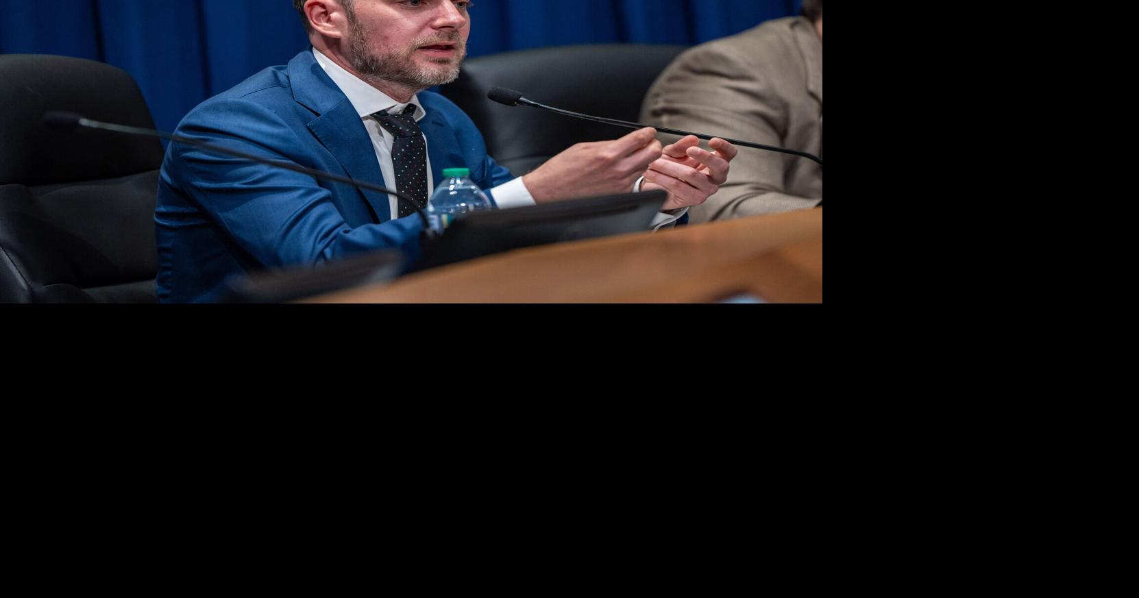 Some Denton council members hope to boost transparency by defining how to avoid conflict of interest