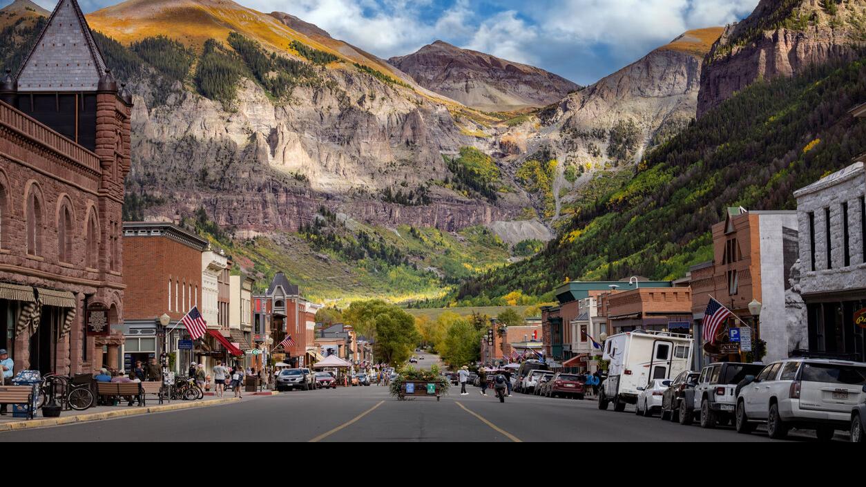 9 celebrities who own homes in Colorado | outtherecolorado.com