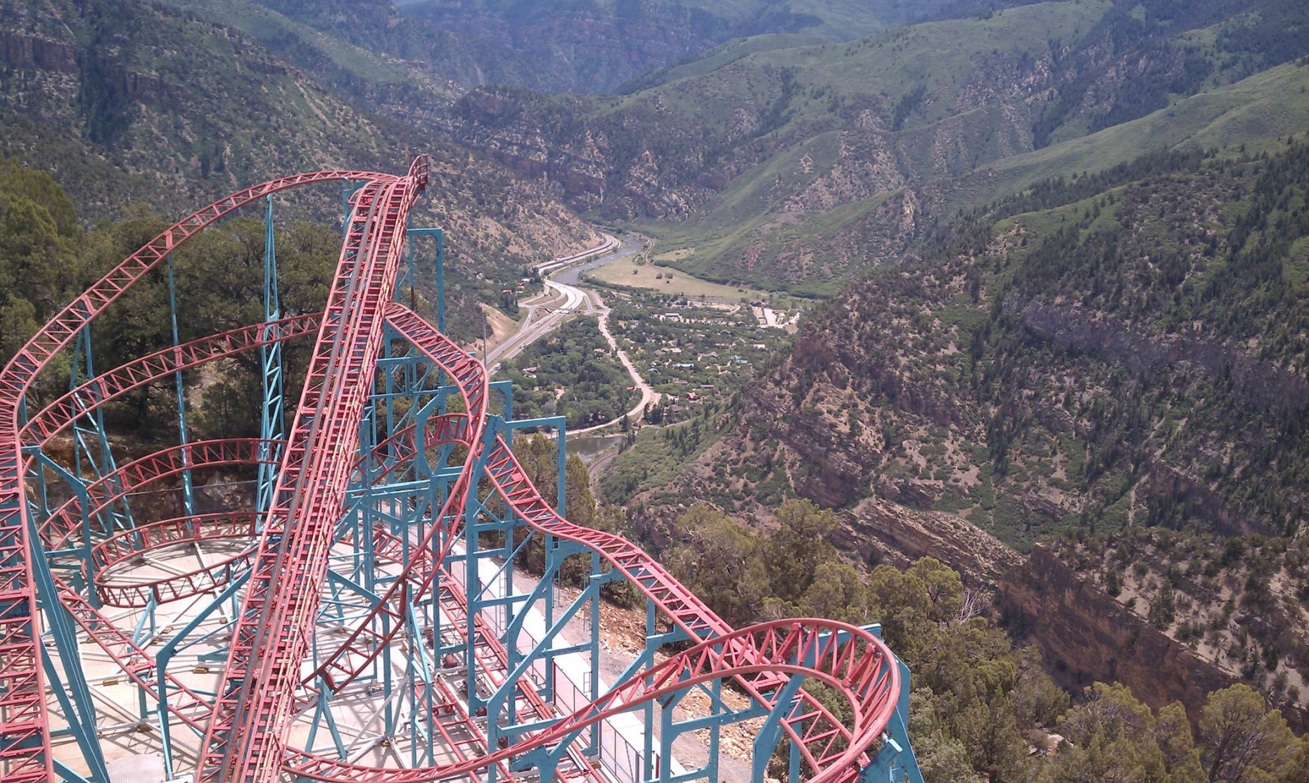 5 Colorado Theme Parks Sure to Get Your Adrenaline Pumping outtherecolorado picture