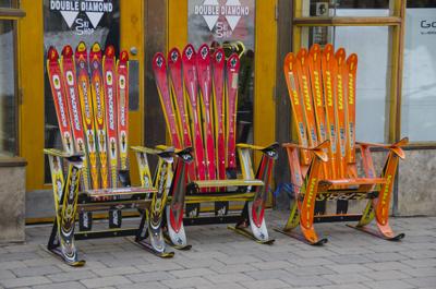 4 Clever DIY Projects for Your Worn Out Skis