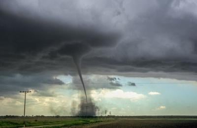 Strong tornado over the plains of eastern Colorado