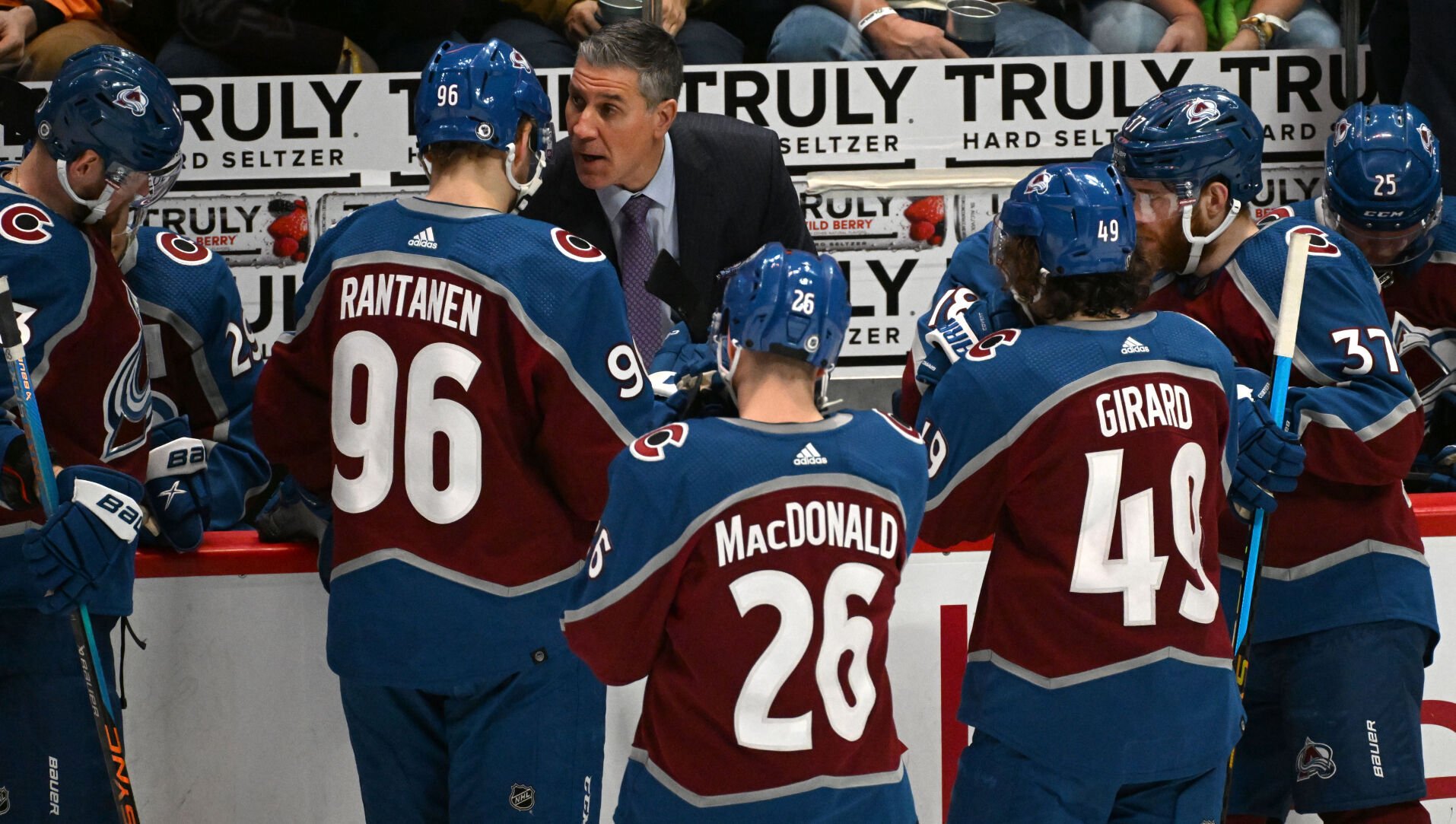 Colorado avalanche deals new uniforms