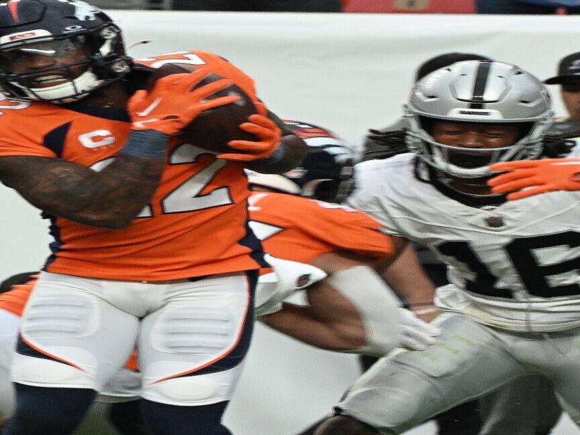Denver Broncos at Las Vegas Raiders third quarter recap - Mile
