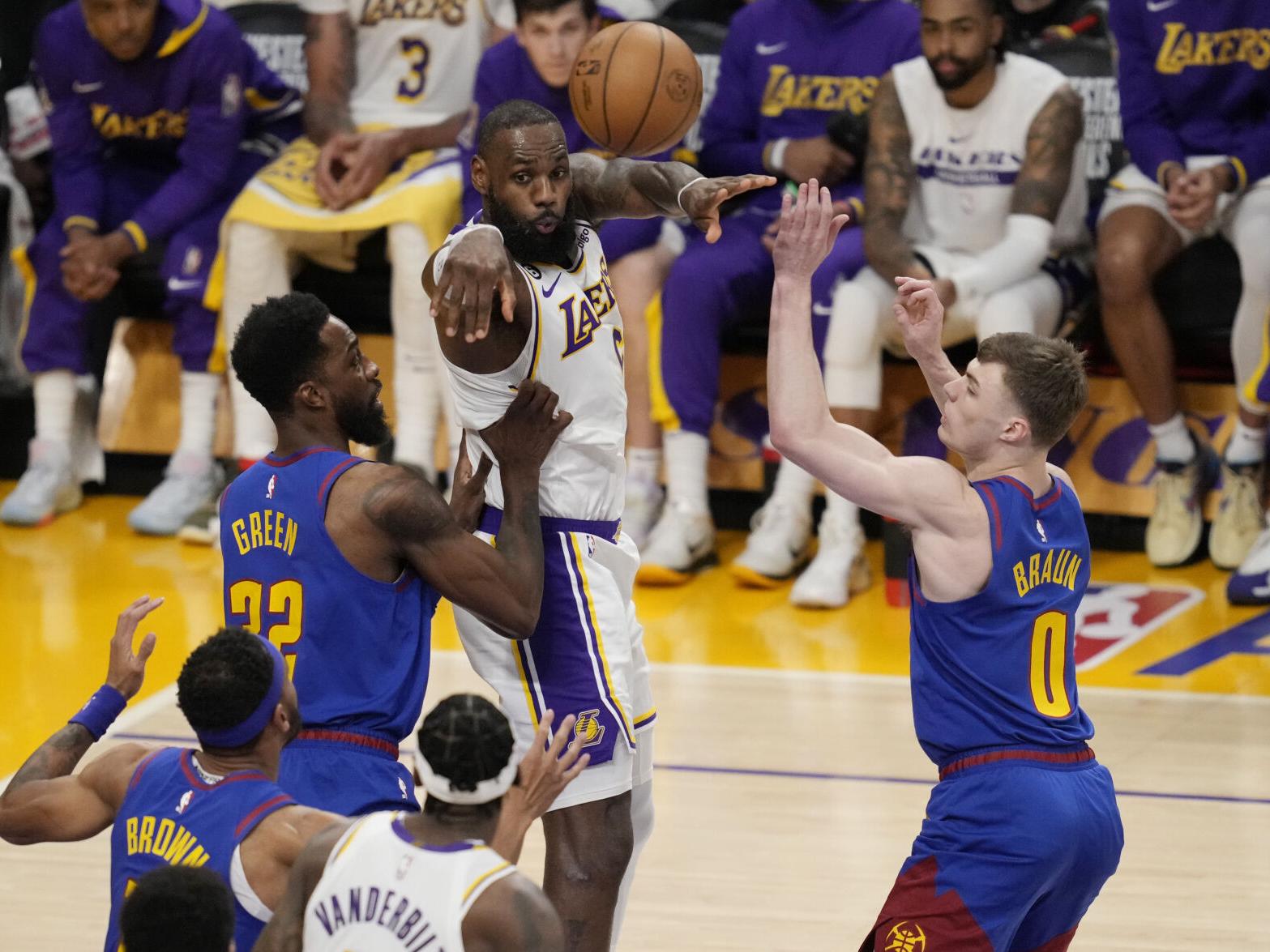 NBA notebook: Lakers lose fifth straight on road