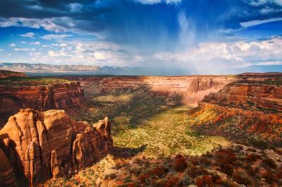 Colorado National Monument. Photo Credit: evanbrogan (iStock).