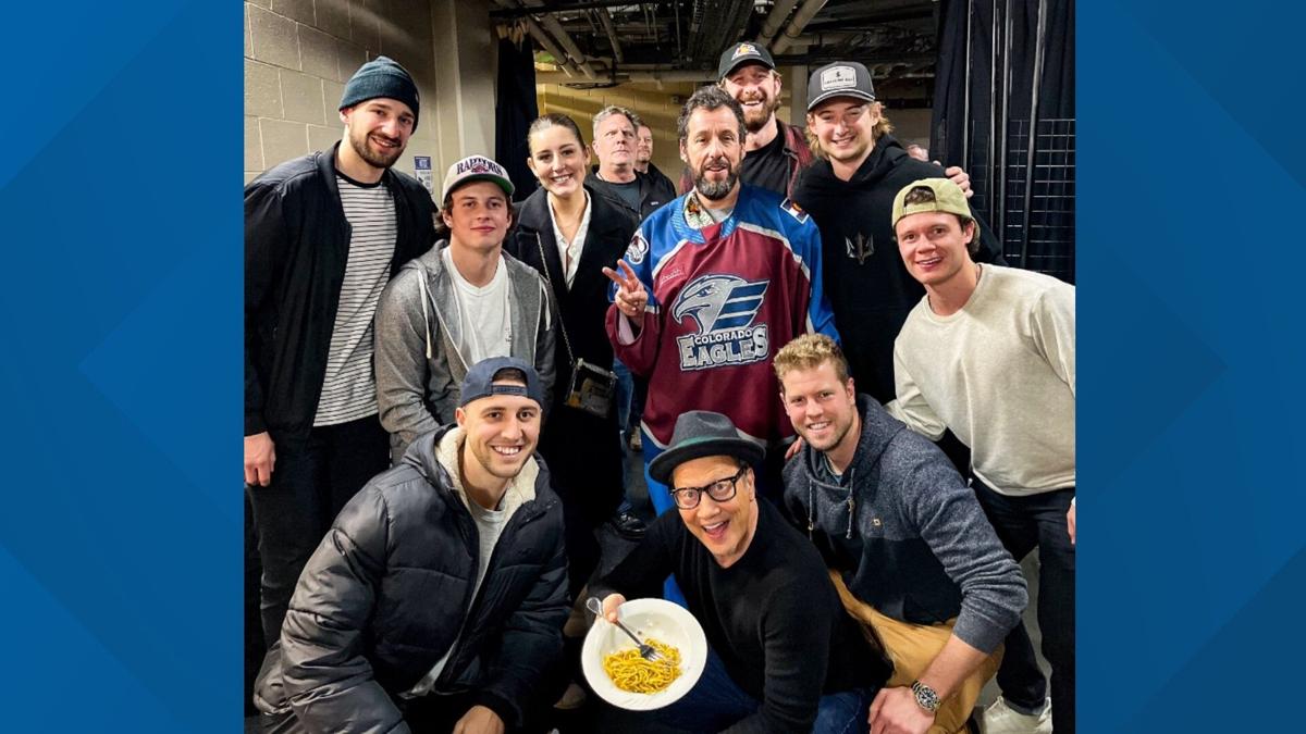 Adam Sandler poses with Colorado hockey team | Arts & Entertainment | denvergazette.com