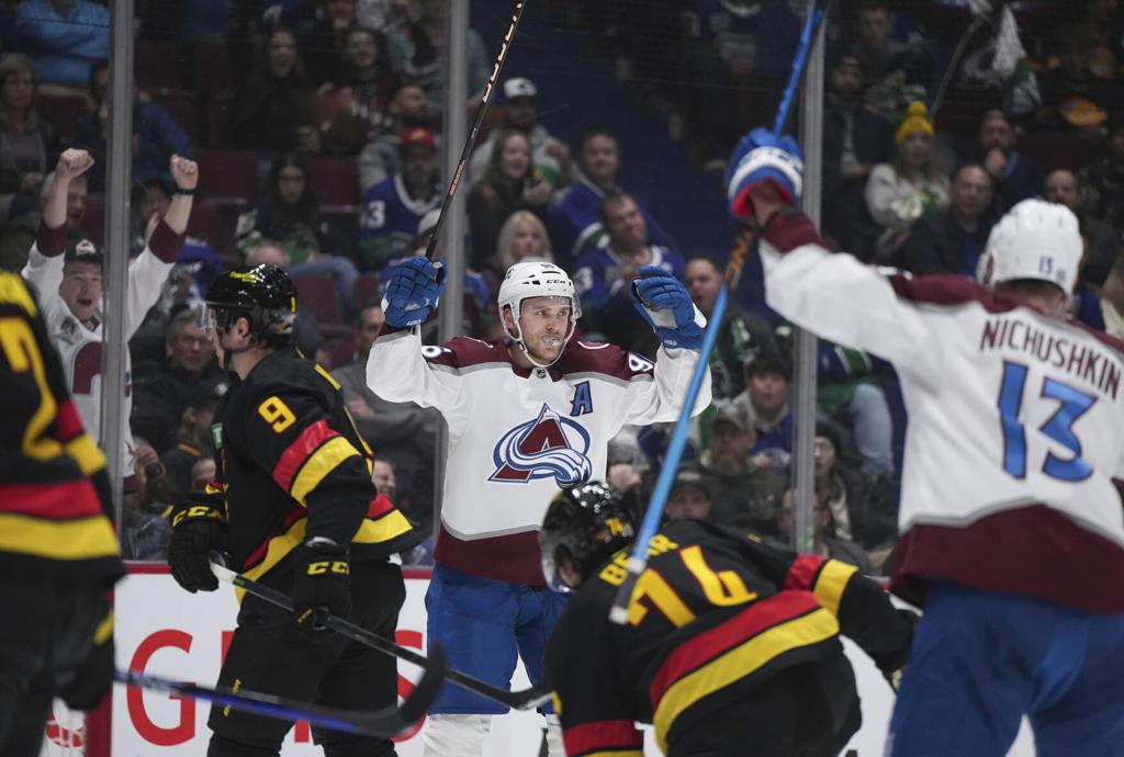 Avalanche goalie Alexandar Georgiev embraces return to face