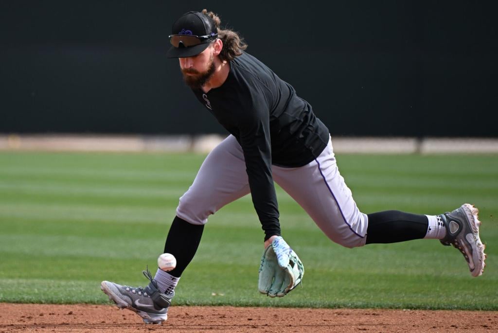 Rockies news: C.J. Cron dealing with back stiffness as trade