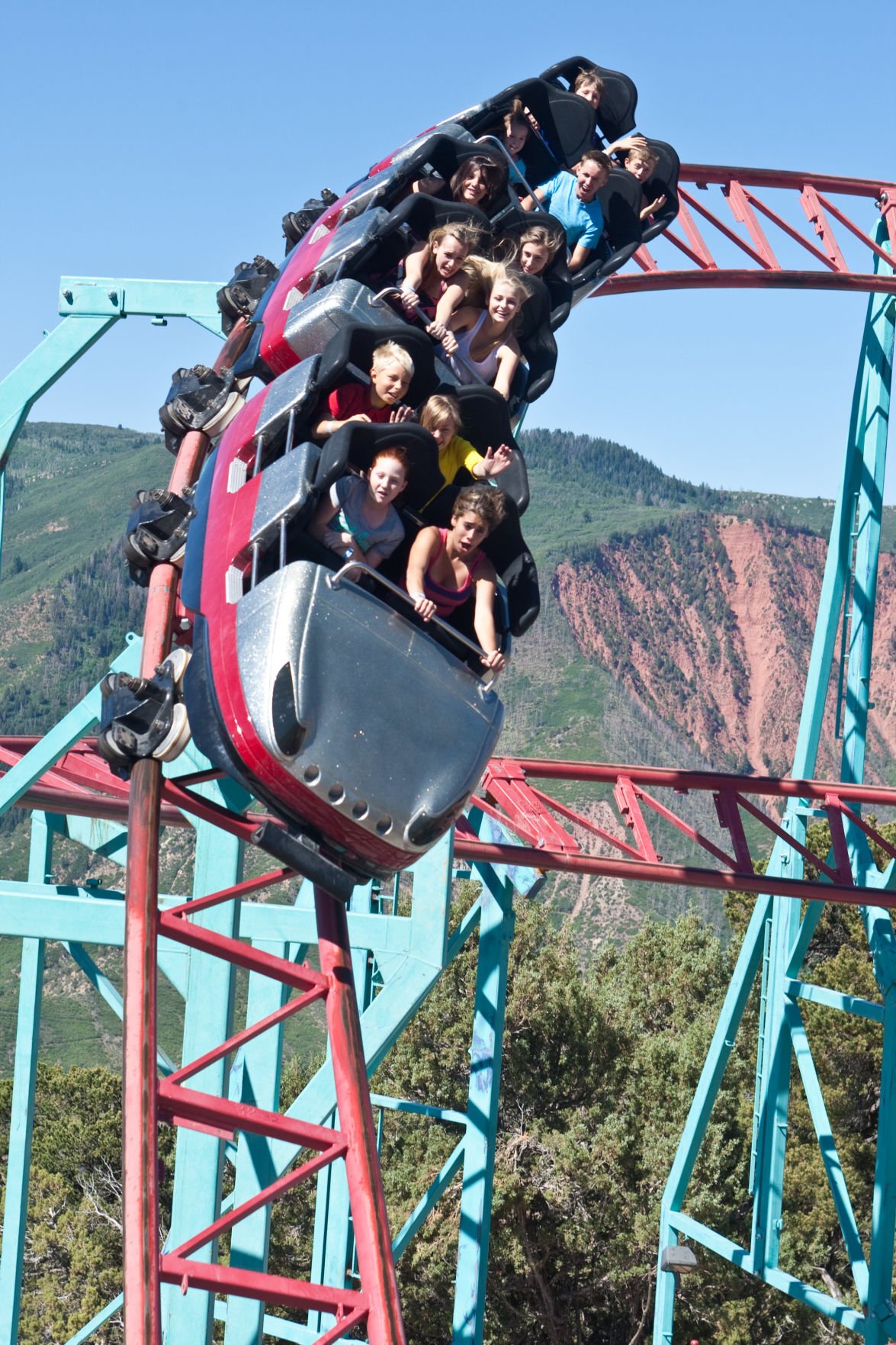 5 Colorado Theme Parks Sure to Get Your Adrenaline Pumping