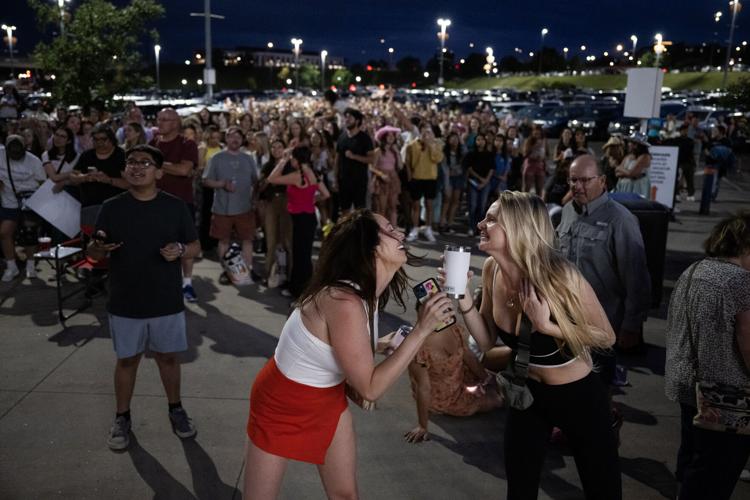 071523-dg-news-TaylorSwiftConcert24.JPG