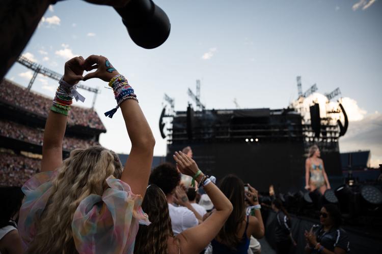 071523-dg-news-TaylorSwiftConcert13.JPG