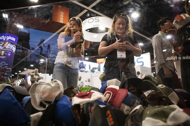 061022-dg-biz-outdoorretailer07.JPG