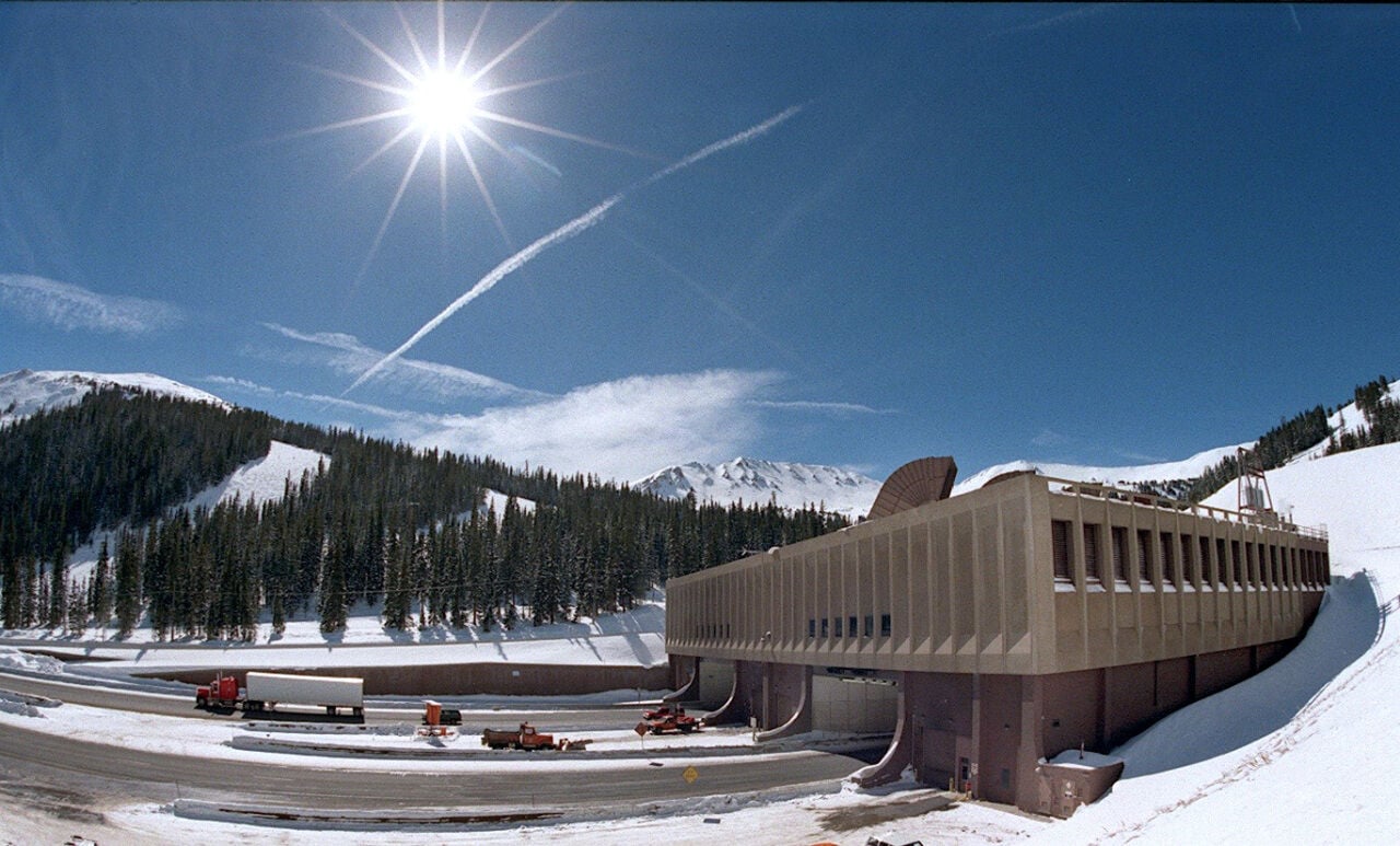 希少Golite Eisenhower tunnel IKE 1367295.jpg?w=1800&resize=1800