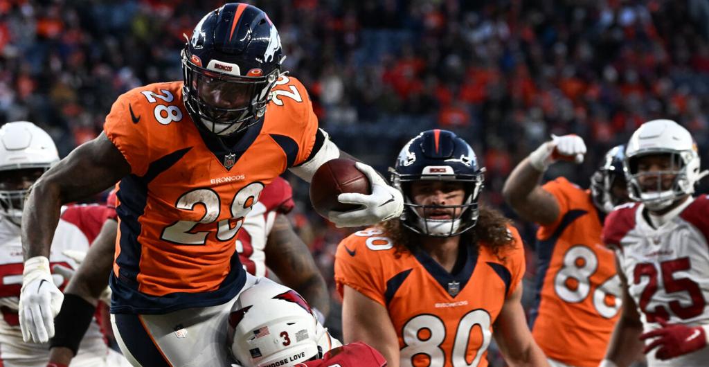 Woody Paige: Win provides early Christmas gift for Broncos faithful, Woody  Paige