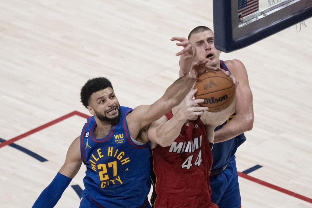 Ok let's go conspirators On the left Aaron Gordon, Denver Nuggets (NBA)  Finalist and on the right Aaron Judge, New York Yankees captain (MLB). Judge  never met his biological parents. He was