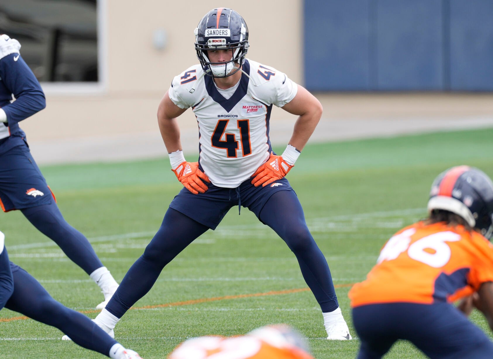 Broncos Sign Linebacker Drew Sanders, Putting Entire Five-man Draft ...