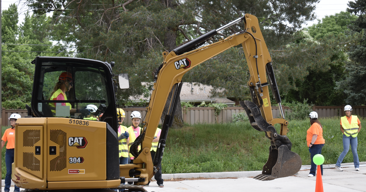 Hands-on camp exposes high school girls to construction industry