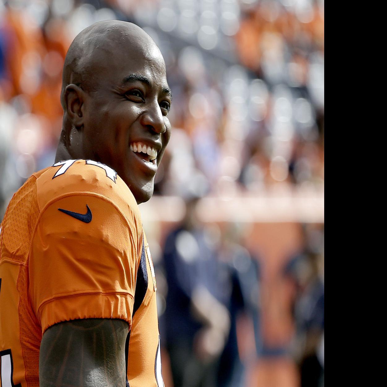 Report: DeMarcus Ware takes a pay cut to stay with the Broncos