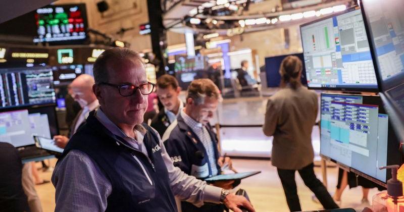 Wall Street futures slip after Trump's steel tariff threat