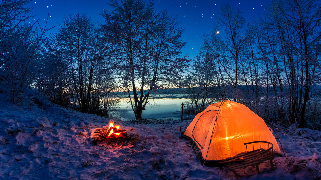 Tent in outlet winter