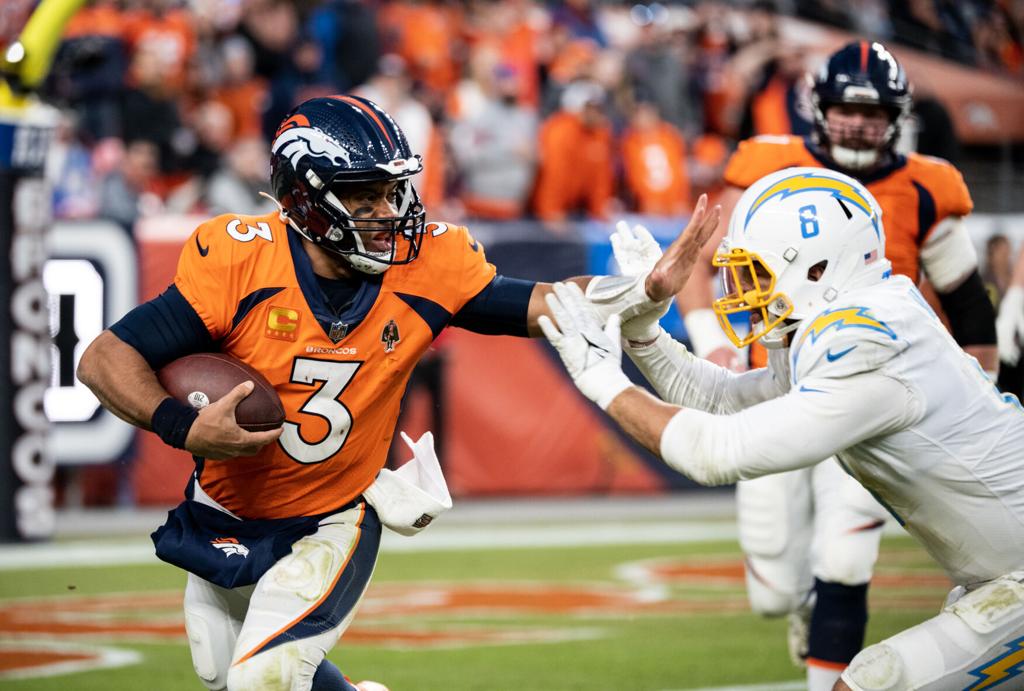 Russell Wilson, Broncos finish disappointing year on positive note